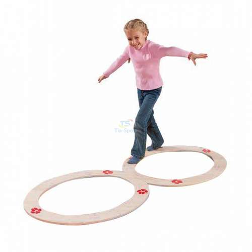 Балансуюча вісімка з фанери Балансуюча вісімка з фанери