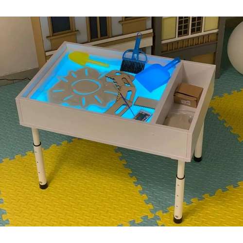 Световой стол для рисования 690х450 телескопические ножки, крышка и игровое поле (двустороннее) Световой стол для рисования 690х450 телескопические ножки, крышка и игровое поле (двустороннее)