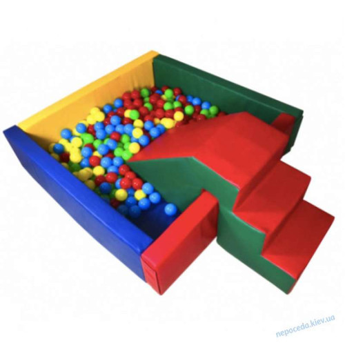 Сухой бассейн со ступенями-горкой