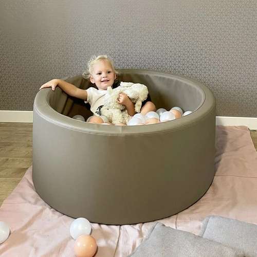 Детский сухой бассейн из экокожи Круг 90см с шариками тепло-серого цвета