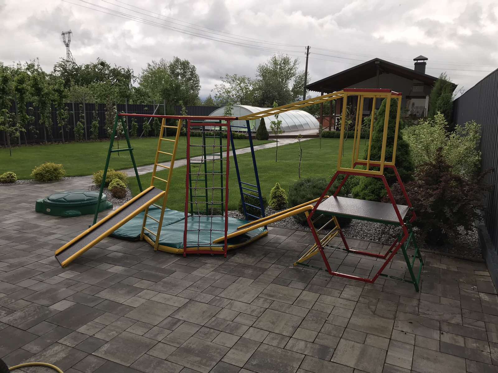 спортивний комплекс з турніком